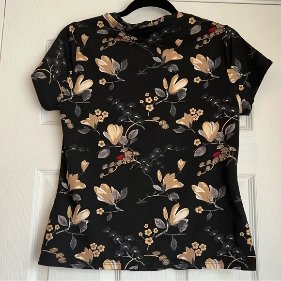 GUESS Black Cream Floral V-Neck Blouse Large Gold Button Detail - Picture 5 of 8